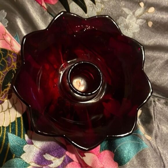 🍭 🎉HOST PICK 🎉 Ruby Red Floral 3 Footed Candle Holder Vintage Fenton - Picture 12 of 16